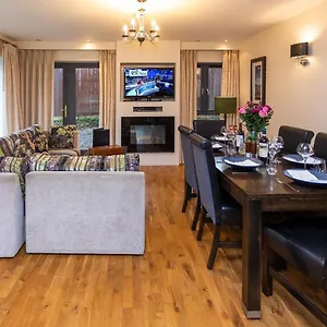 Avenue 10 Holiday home